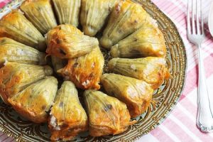 معرفی غذاهای آنتالیا، معرفی بیش از 10 غذای خوشمزه ی ترک 15 دلمه شکوفه کدو حلوایی